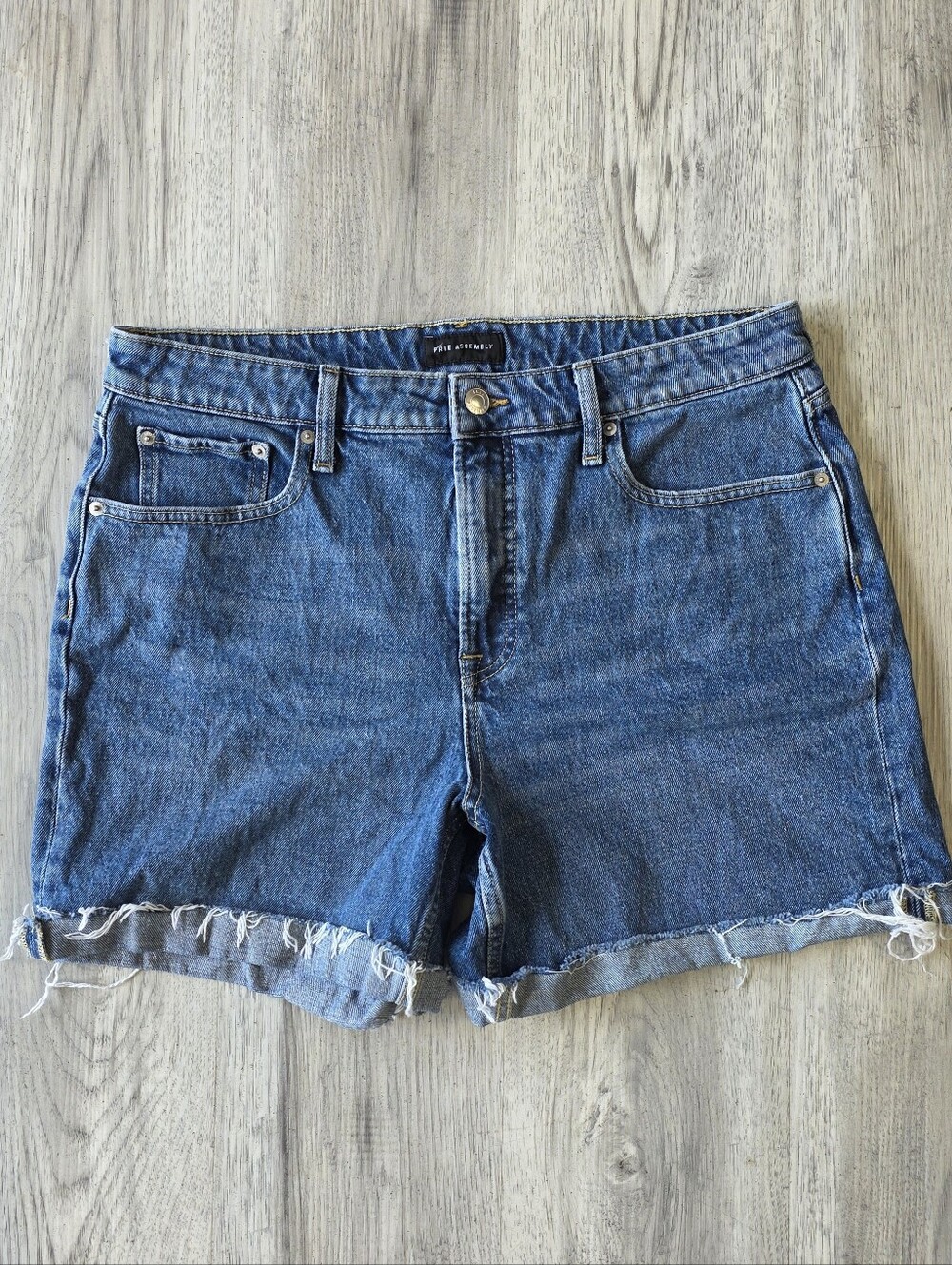 Free Assembly Women’s Denim Cutoff Shorts Size 14 Raw Hem